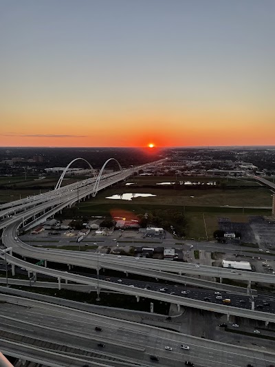 Reunion Tower photo 3
