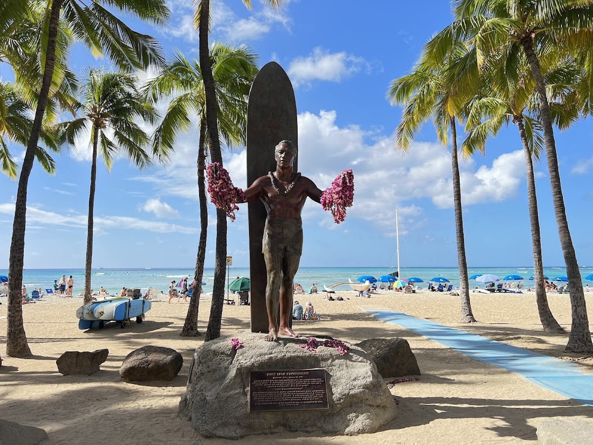 Duke Paoa Kahanamoku Statue
