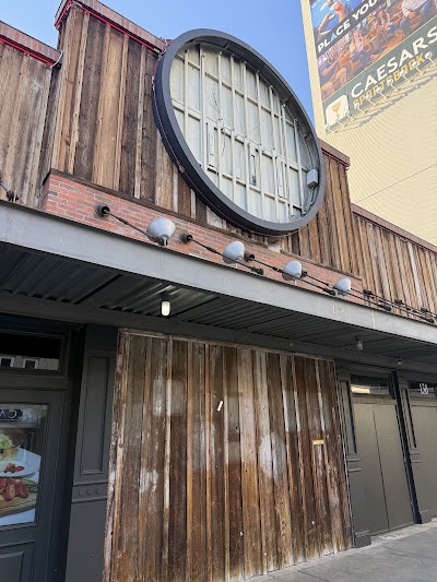 Hogs & Heifers Saloon photo 5