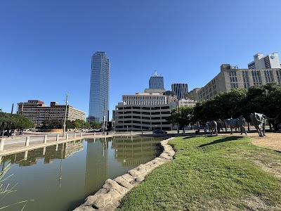 Pioneer Plaza photo 5
