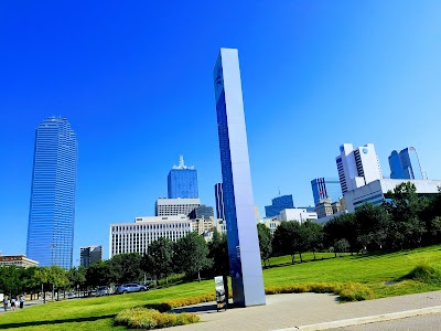 Pioneer Plaza photo 4