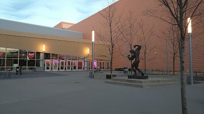 Arnold Statue photo 3
