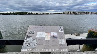 Savannah's Waterfront photo 4