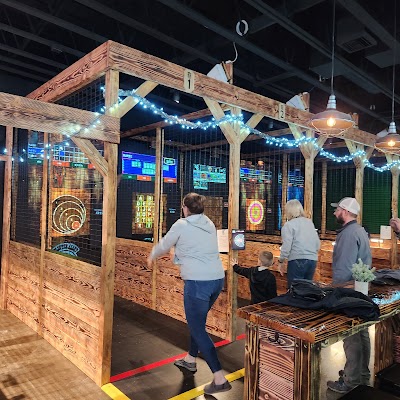 Splinter Alley Axe Throwing photo 4