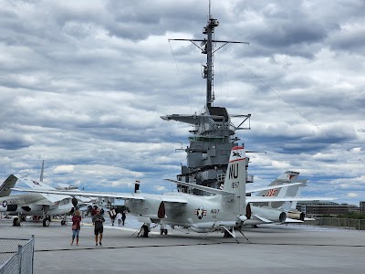 USS Yorktown CV-10 photo 4