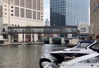 Milwaukee RiverWalk | Downtown’s East Bank photo 4