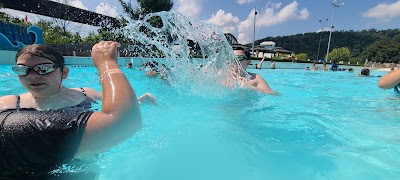 Mon Tsunami Wave Pool photo 5