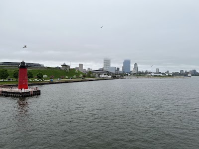 Milwaukee Pierhead Lighthouse photo 3