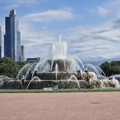 Clarence F. Buckingham Memorial Fountain photo 3