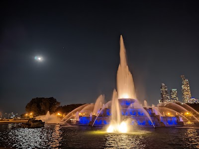 Clarence F. Buckingham Memorial Fountain photo 4