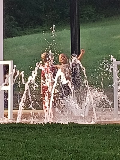 Round Hill Spray Park photo 5