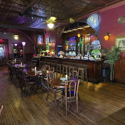 Shaker’s Cigar Bar photo 3