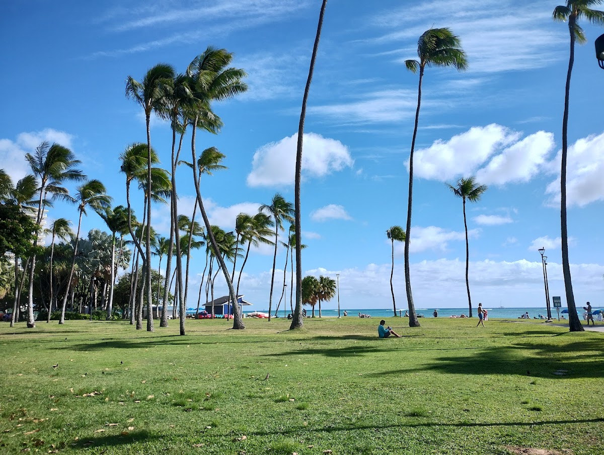 Fort DeRussy Beach Park