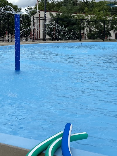Splash Island Outdoor Pool - Oak Brook Park District photo 2